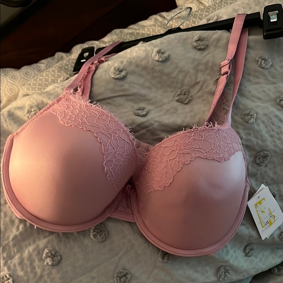 Auden Other - Auden Pink Lace T-Shirt Bra with Underwire Support